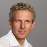 Portrait de Gilles Babinet conférencier